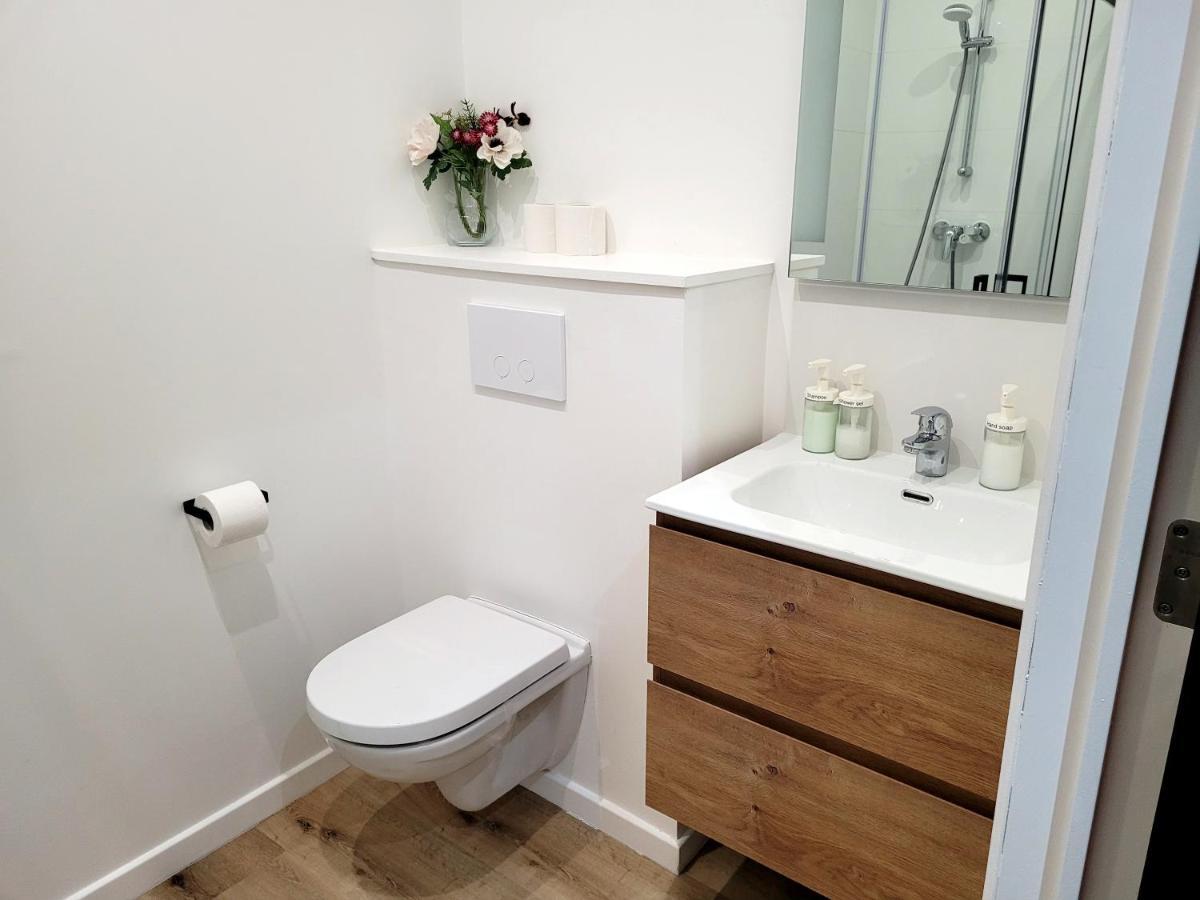 Brand New With Private Bathroom And Balcony-terrasse Gasthof Brüssel