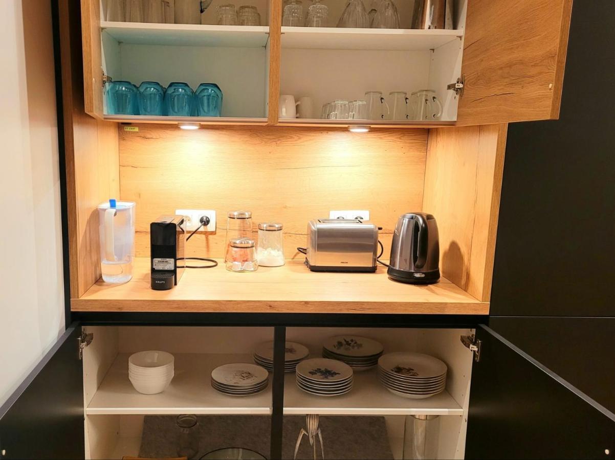 Brand New Iris With Private Bathroom And Balcony Gasthof Brüssel